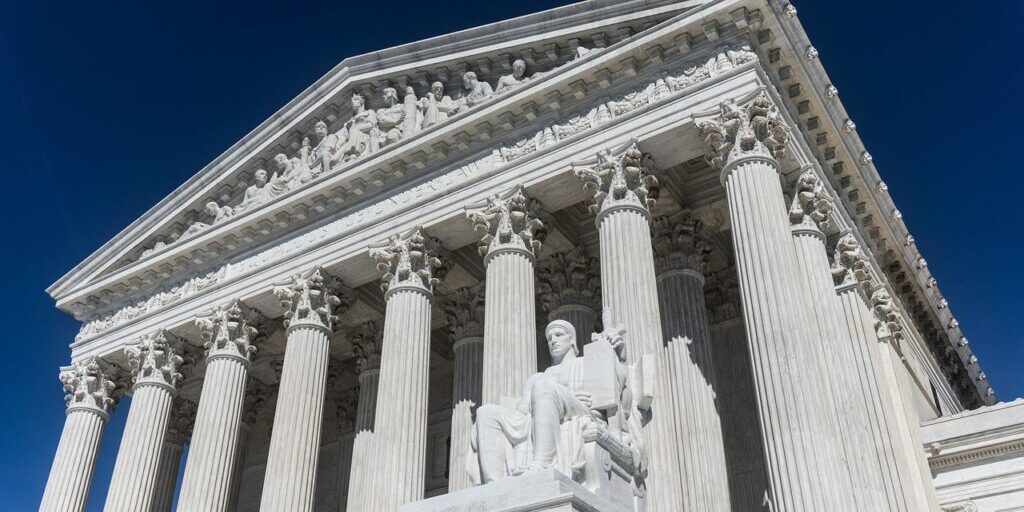 image-of-supreme-court-by-mark-thomas-at-pixabay.com